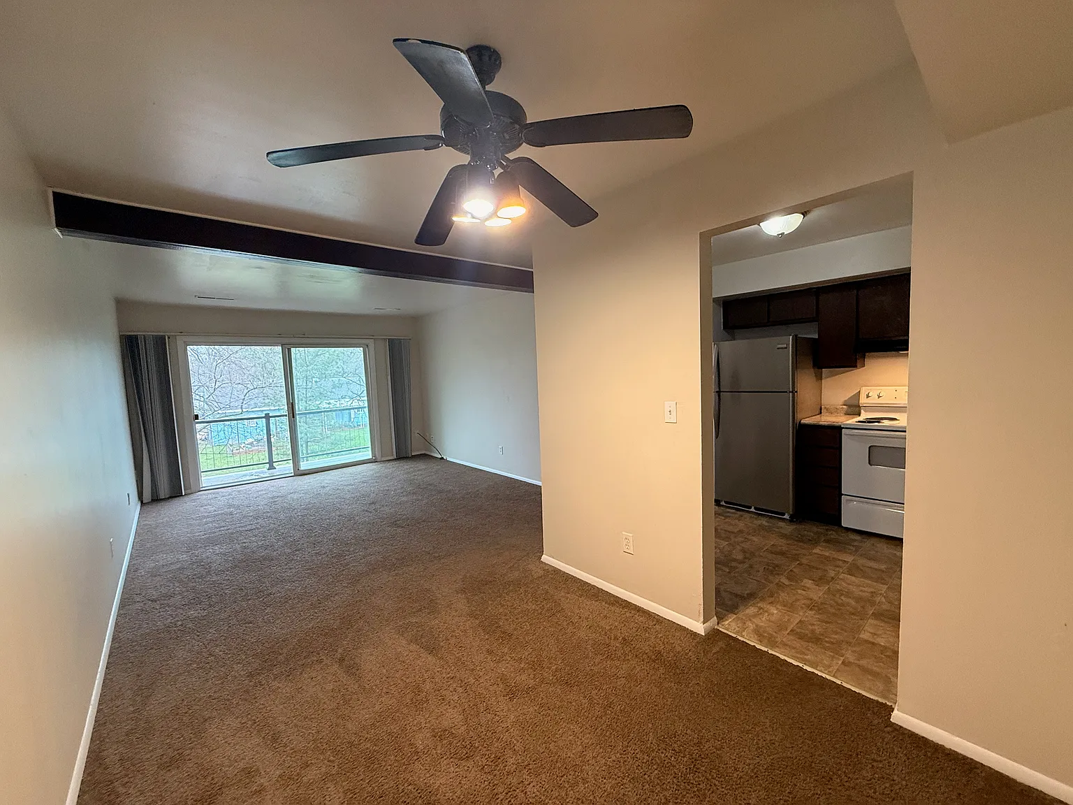 2 bed, 650 sqft, $1,100 — Photo 3