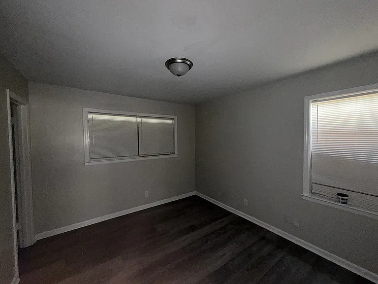 3329 Denver St — Photo 13