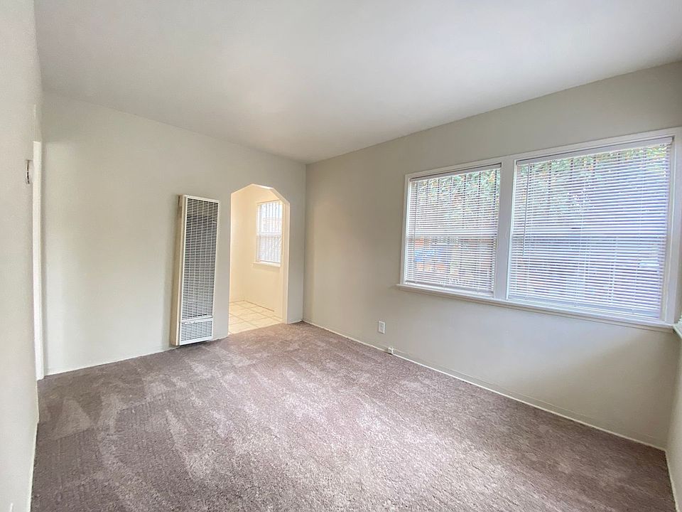 1st image of 1449 W Summit St #1449