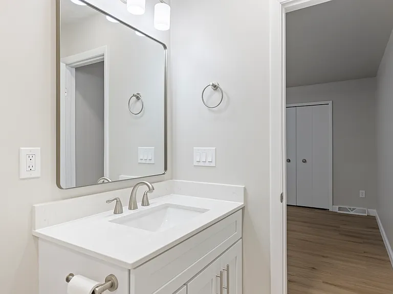 primary bedroom bath