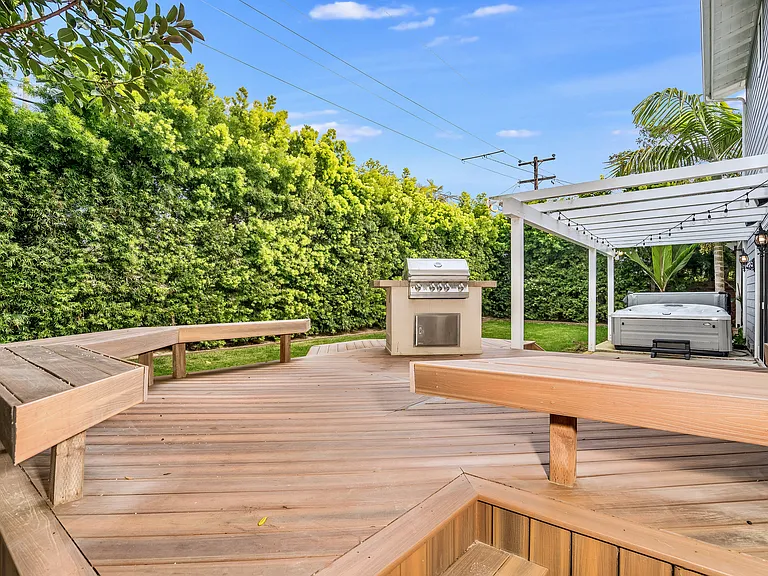 5247 Chelsea St — Photo 24