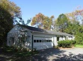 222 River Rd, Topsham, ME 04086