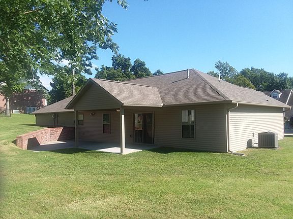 3rd image of 2558 Braun Dr