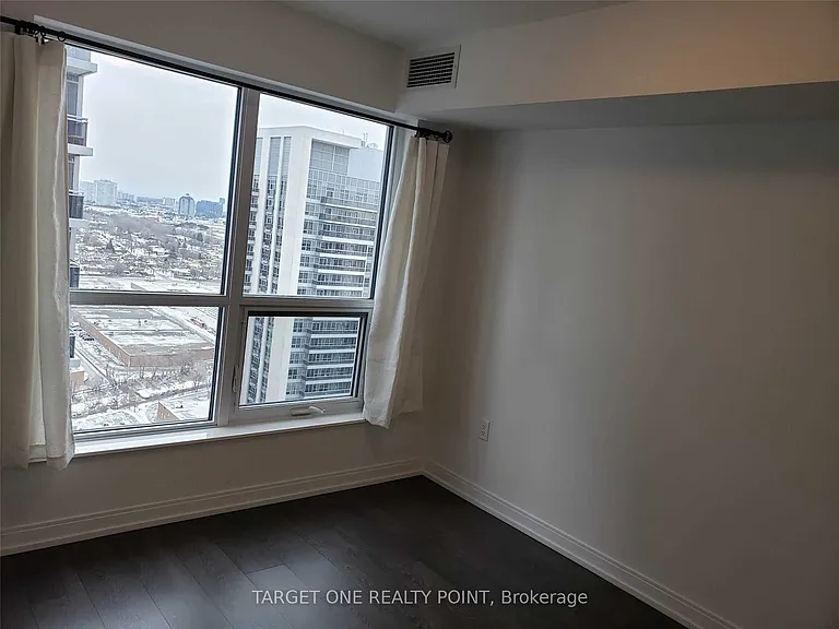 275 Village Green Sq #2817 — Photo 5