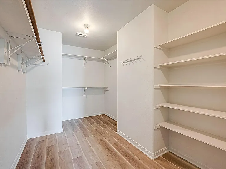 2150 Stacy Knl — Photo 31