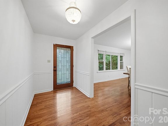 4th image of 1085 19th Avenue Pl NW