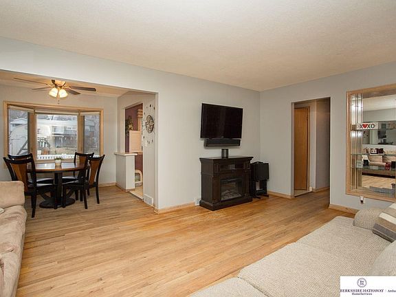3rd image of 3051 S 49th St