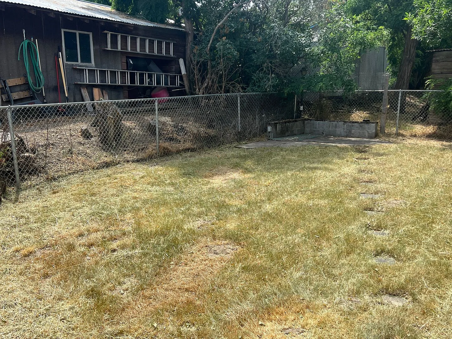 Charming 2 Bedroom, 1 Bath House with Fenced Yard, Carport & Laundry Hookups — Photo 3