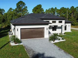 746 Courtland Ave S, Lehigh Acres, FL 33974