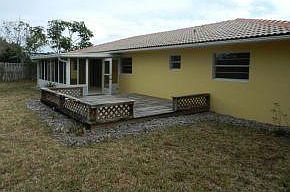 Back Yard to Florida Room Room