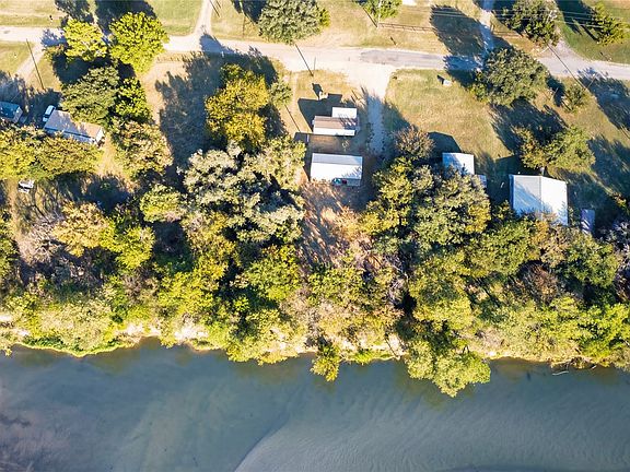 2nd image of 1021 River View Rd