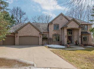 11333 Hawk High Ct, Eden Prairie, MN 55347