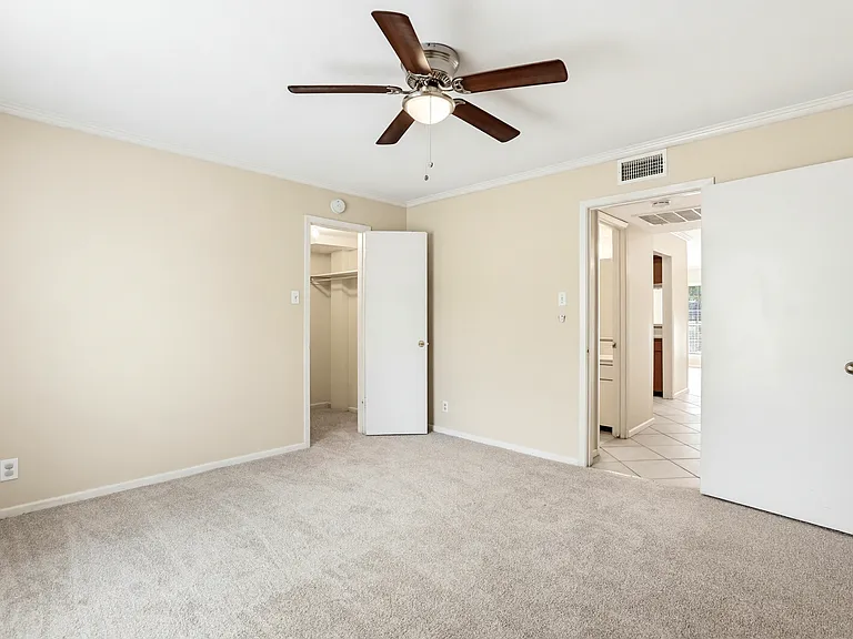 8401 N New Braunfels Ave #245 — Photo 10