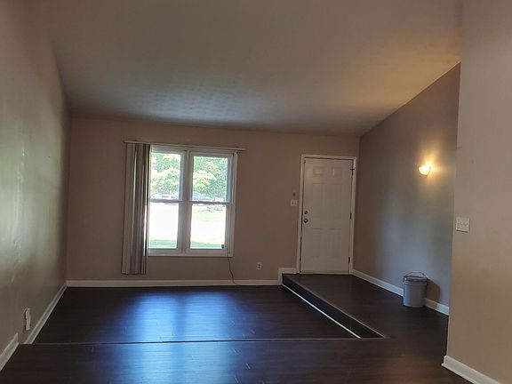 Sunken Family Room / Dining Rm Area