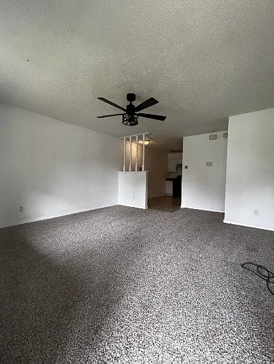 Building Photo - 14407 Pine St #4