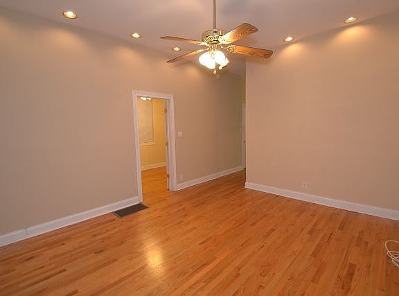 4th image of 1454 W School St #A03c