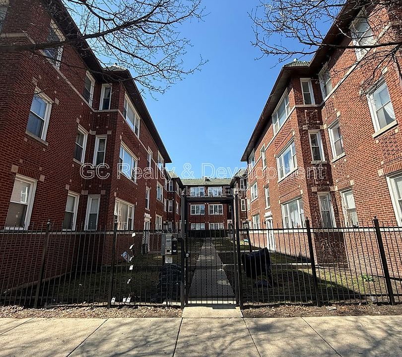 1st image of 4652 N Saint Louis Ave APT 3E
