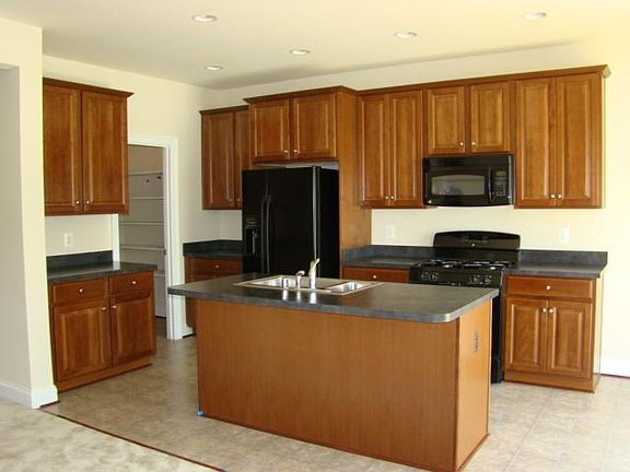 3rd image of 15824 Mackenzie Manor Dr