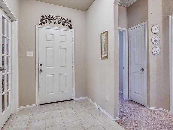 5th image of 400 Dartmouth Dr