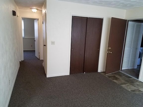 Living Room/Hallway