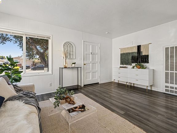 4th image of 3417 Maricopa Ave