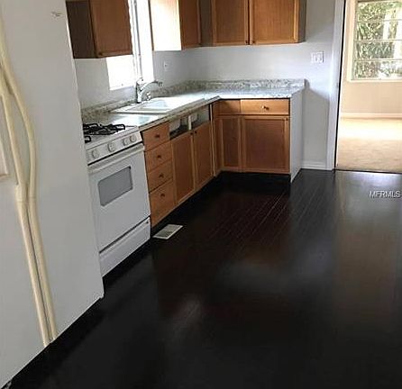 2nd image of 908 Hawkins St