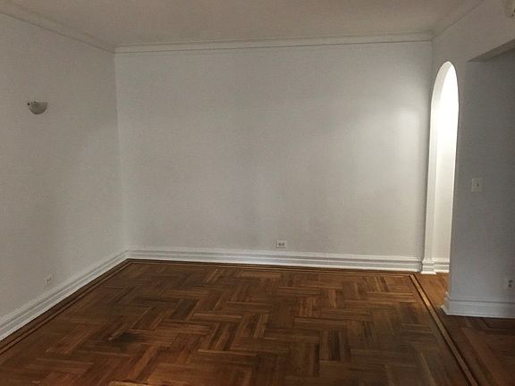 2nd image of 109 W 94th St #3D