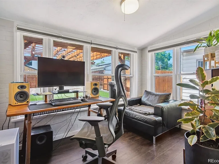 4877 Perry St — Photo 16