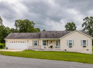 33 Andrew Ln, Crossville, TN 38571