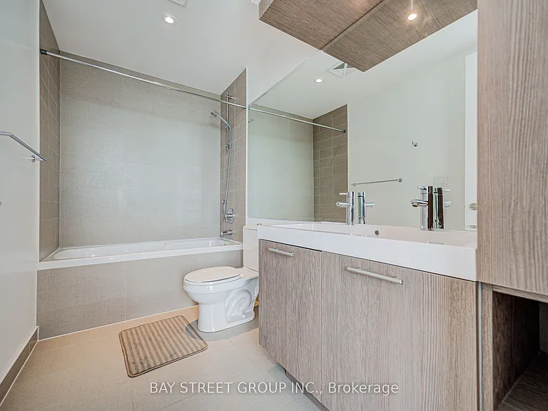 388 Yonge St #6701 — Photo 15