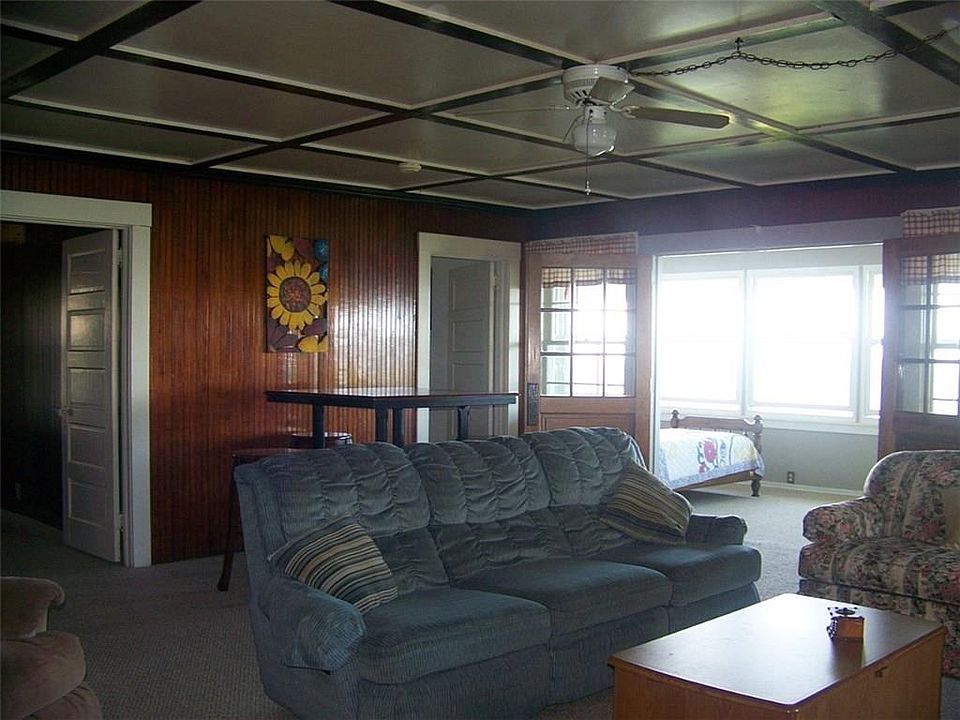 1st image of 135 Westwood Dr