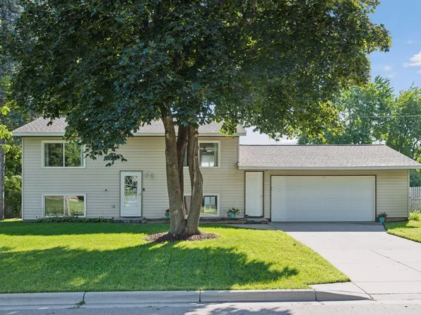 22 4th Ave NW, Saint Joseph, MN 56374