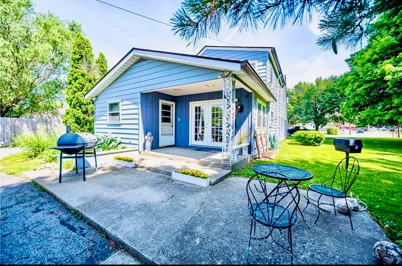 4 bed, 2610 sqft, $1,800 — Photo 2