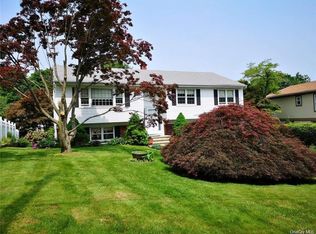 8 Brookside Pl, Pleasantville, NY 10570