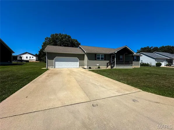 32 Westwood Dr, Salem, MO 65560