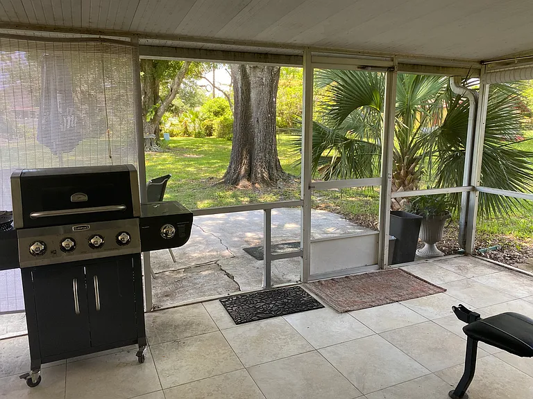 1884 Knight Ave — Photo 8