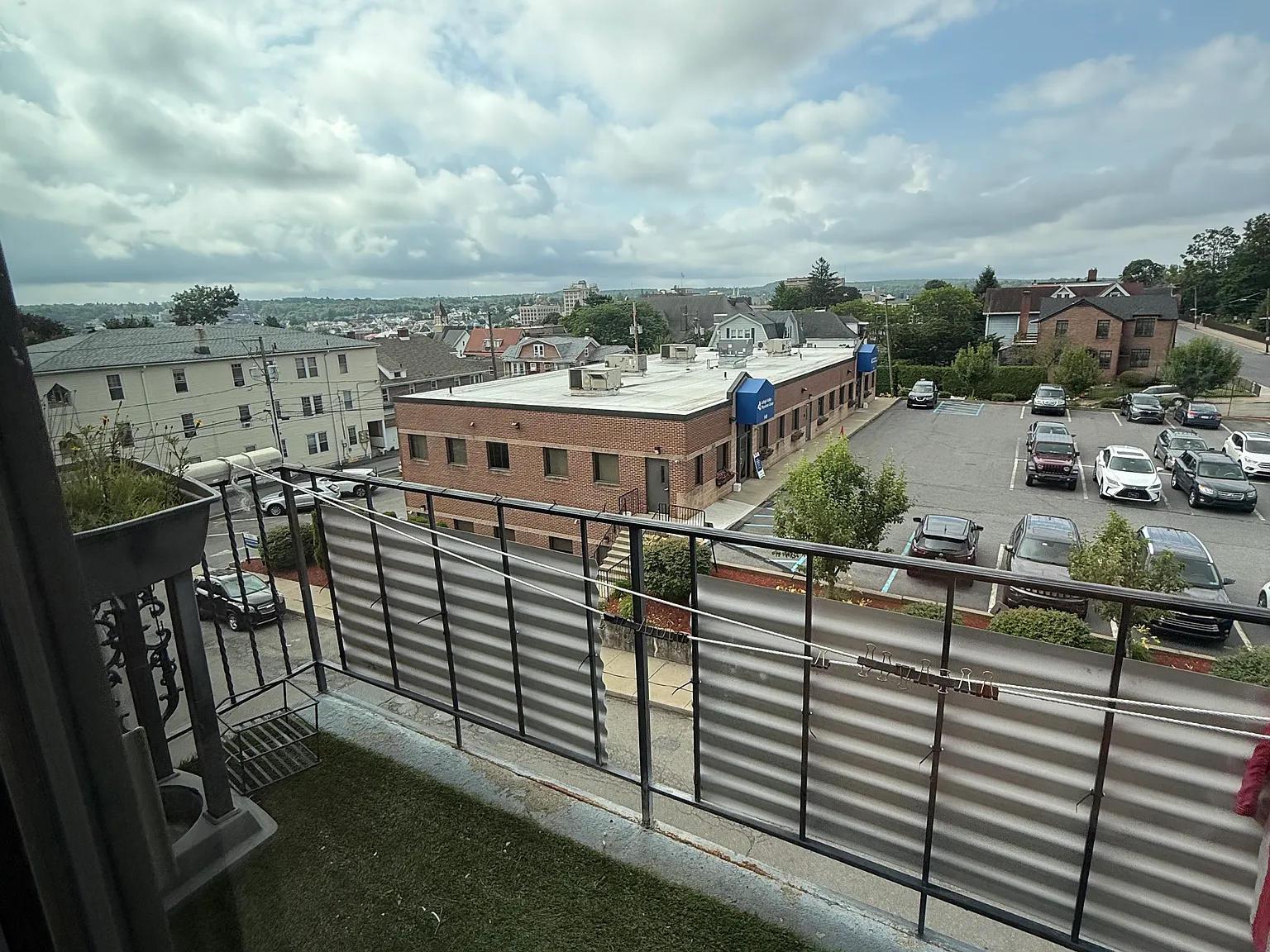 1 bed, 900 sqft, $1,300 — Photo 2