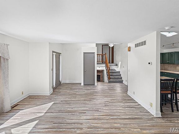 3rd image of 149 Stahl Dr