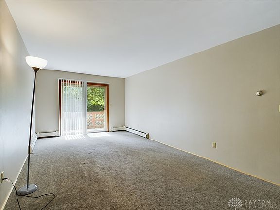 5th image of 903 E Main St