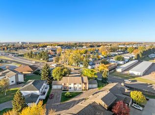 1816 15 1/2 St SW, Minot, ND 58701