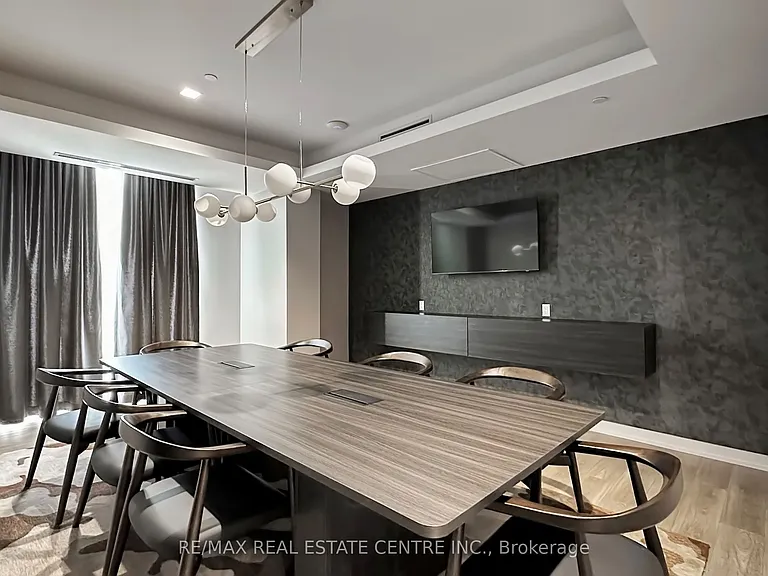 1010 Dundas St E #Penthouse 17 — Photo 38