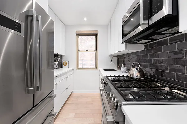 Sold by Compass | media 6