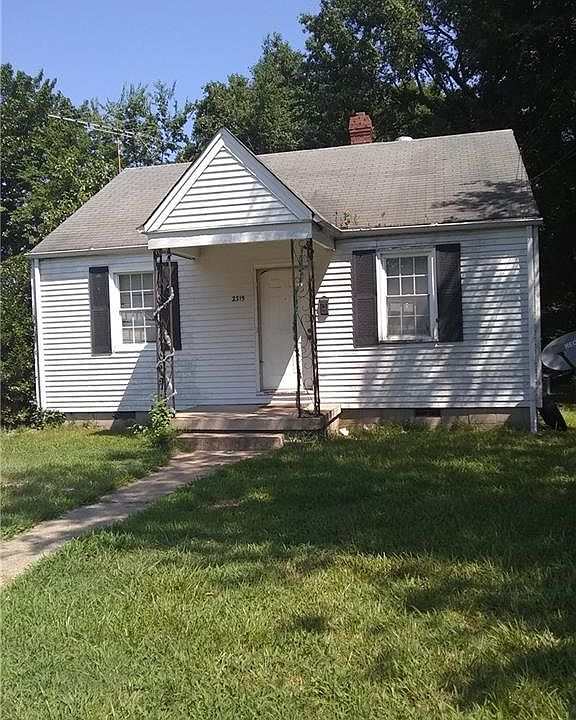 1st image of 2315 Richmond Ave