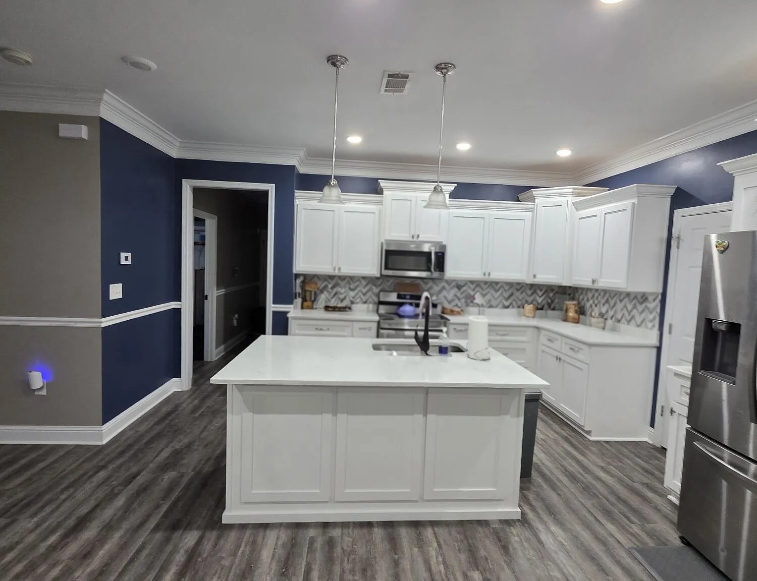 4 bed, 2.5 bath, 1900 sqft, $2,325 — Photo 3