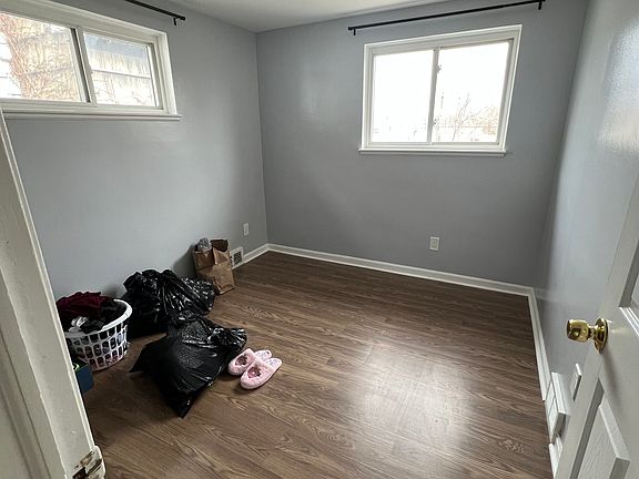 3rd image of 1368 E Delavan Ave APT 2
