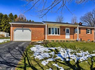 2422 Carllyn Dr, York, PA 17403
