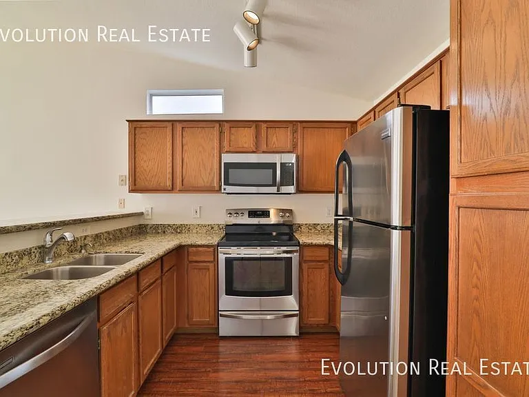 3226 E Sequoia Dr — Photo 13