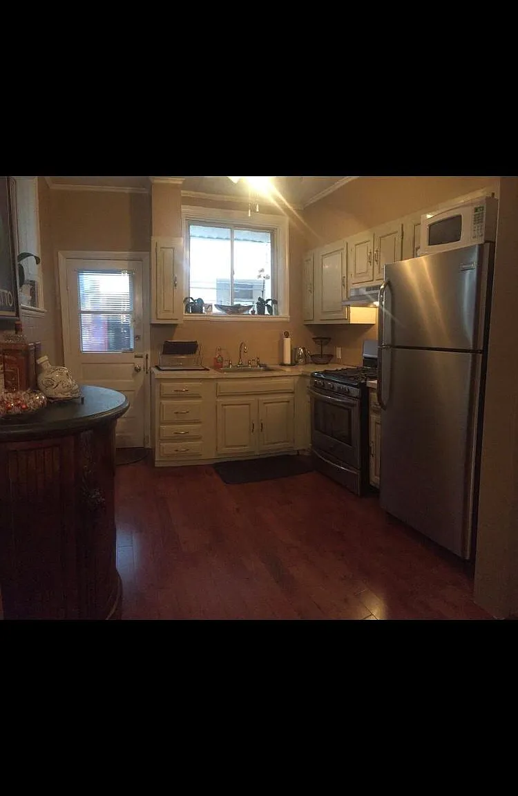 2633 S Mole St — Photo 4