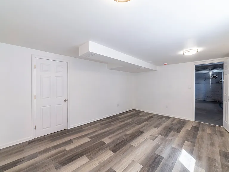 553 Highland St — Photo 30