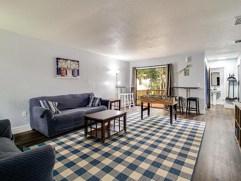425 W Rich Ave — Photo 15